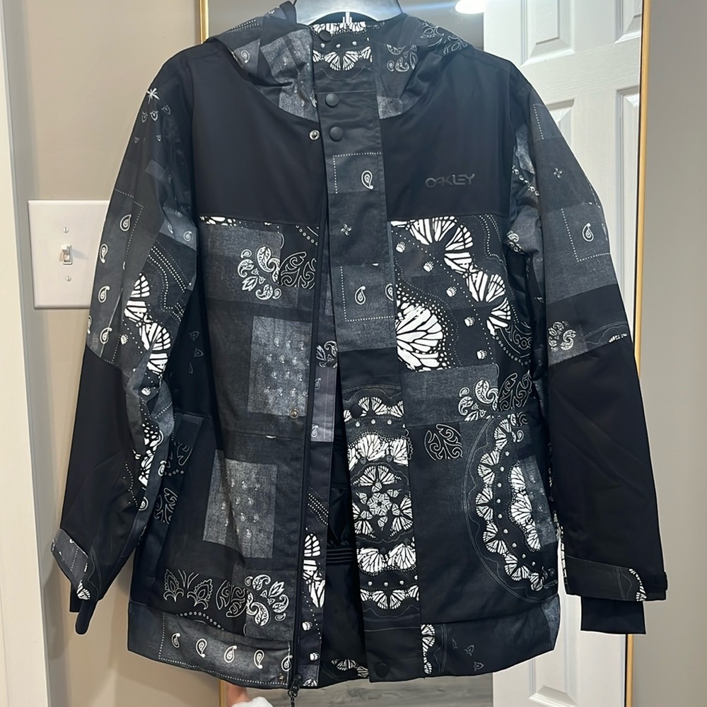 Small Oakley Snow Jacket